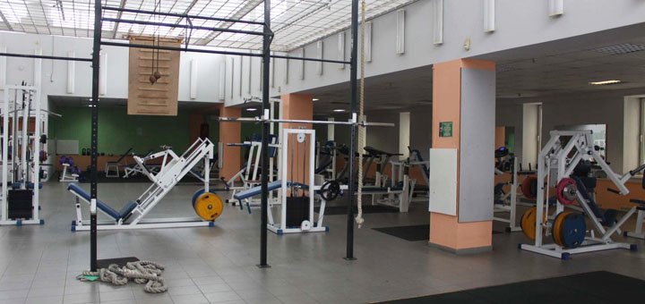 Тренажерный зал в спорт-клубе «Мастер-Фит» в Днепре. Покупайте абонементы по скидке.