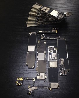 Ремонт телефонів apple у сервісному центрі «Apple-Pirates» у Києві. Звертайтеся до майстра з акції.