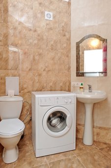 One-room apartment with a bathroom &quot;wellcome 24&quot; in kiev. shoot for the action.