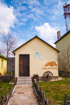 Готель «Шинок на околице» в Умані. Зупиняйтесь зі знижкою.