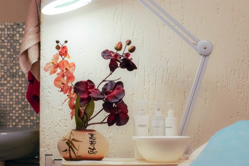 Чищення обличчя у клініці «Skin Health medical & cosmetic» у Києві. Записатися по акції
