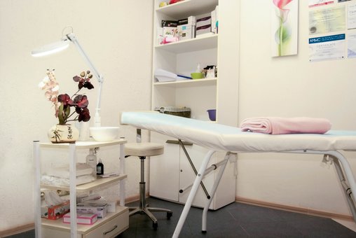 Пілінг особи у клініці «Skin Health medical & cosmetic» у Києві. Записатись недорого