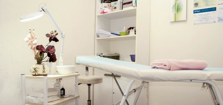 Пілінг особи у клініці «Skin Health medical & cosmetic» у Києві. Записатися по акції