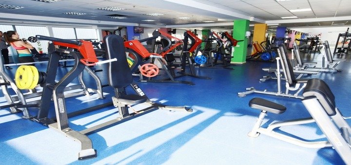 Тренажерный зал клуба «Территория Fitness». Записывайтесь по акции