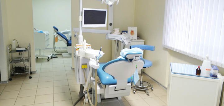 Кабінет стоматології «Dental Club» у Дніпрі. Пломбуйте зуби зі знижкою.