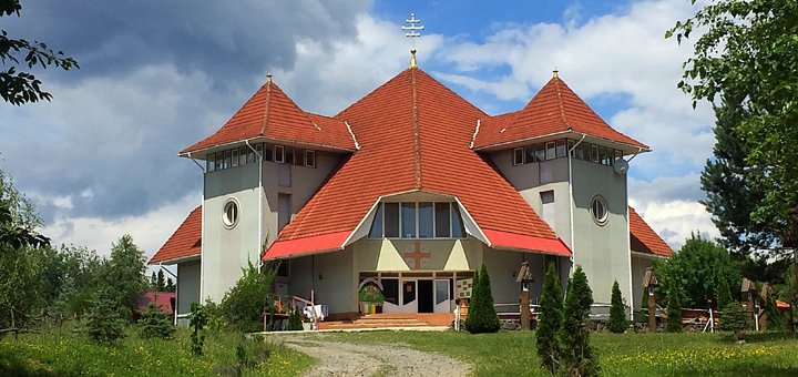 «Благодать» будинок відпочинку, котедж в Анталівці на Закарпатті. Резервуйте номери за акцією.