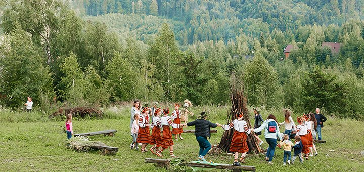 Відпочинок в готельному комплексі «Карпати» в Мигово. Замовити з скідкой60