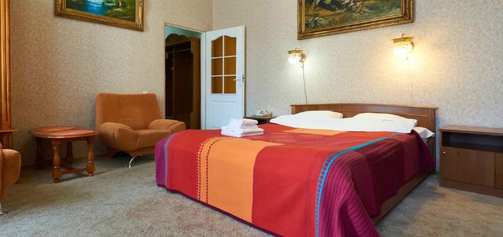 Home-Hotel Apartments on Maidan Nezalezhnosti Square