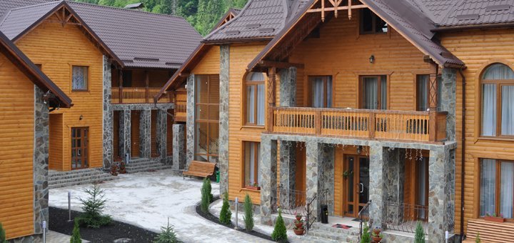 Відпочинковий комплекс «Срібніроси» у Микулиничах. Бронюйте номери зі скидкою.