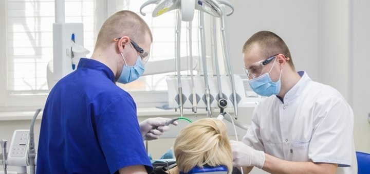 Лечение зубов в стоматологии «Denta.ua» в Киеве. Записаться на лечение зубов по акции.