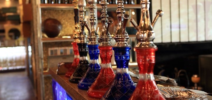 Signature hookah, tea and cocktails in the lounge bar &quot;oblaka&quot;