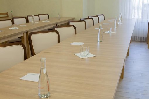 Конференц-зал у готелі «Гранд Відрада» в Одесі. Замовляйте по акції.