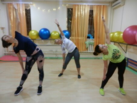Йога у студії фітнесу та масажу «FitnessWell» в Одесі. Купуйте абонементи за знижкою.
