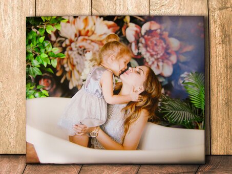Photo printing on canvas in the "Present4u" studio in Chernivtsi. Order by promotion.
