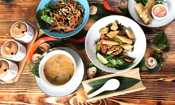 Asian dishes at the Viet Bar restaurant in Kiev. Book with a discount