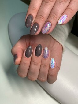 Маникюр с гель-лаком в салоне красоты LBM Beauty studio в Днепре. Записывайтесь со скидкой