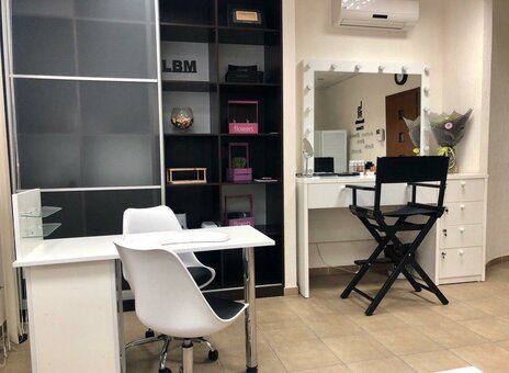 Визажист и маникюр в салоне красоты LBM Beauty studio в Днепре. Записывайтесь со скидкой