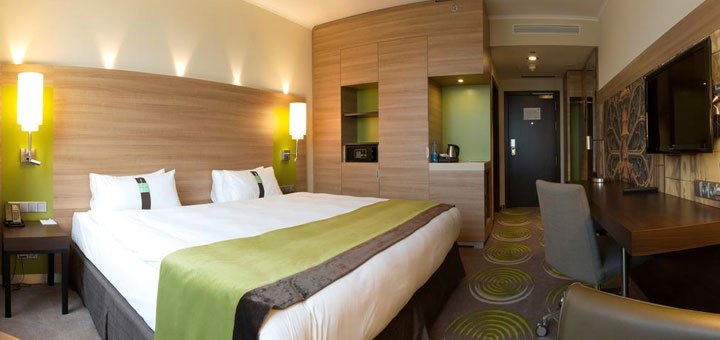 Номер в отеле «Holiday Inn» в Киеве. Забронировать номер со скидкой. Отели в центре Киева.