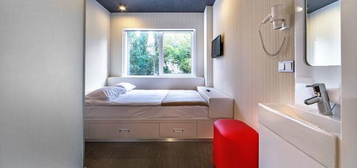 Номер в готелі «IQ hotel» в Києві. Забронювати номер в готелі зі знижкою. Готелі в Києві поряд з метро.