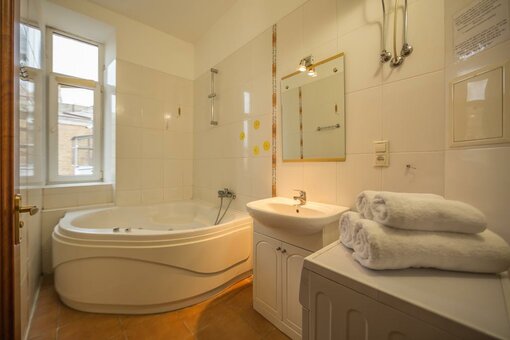 Apartment on sofievskaya 17 (kiev)