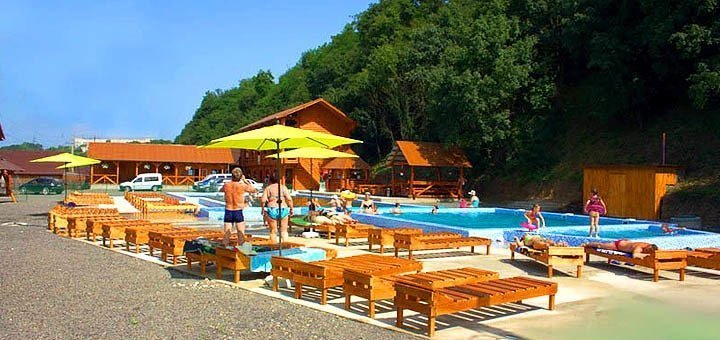 The recreation center "Villa Dallas" in Solotvino Transcarpathia. Book a room at the Dallas Solotvino Hotel at a discount. Inexpensive vacation in the Carpathians.