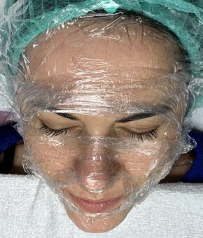 Уходовые процедуры в студии косметологии «LaEsthetics» в Киеве. Записаться на процедуры со скидкой.