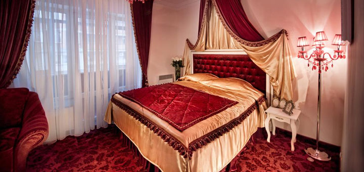 Номер в отеле «Royal City Hotel» в Киеве. Забронировать номер со скидкой. Недорогой отель в центре Киева.
