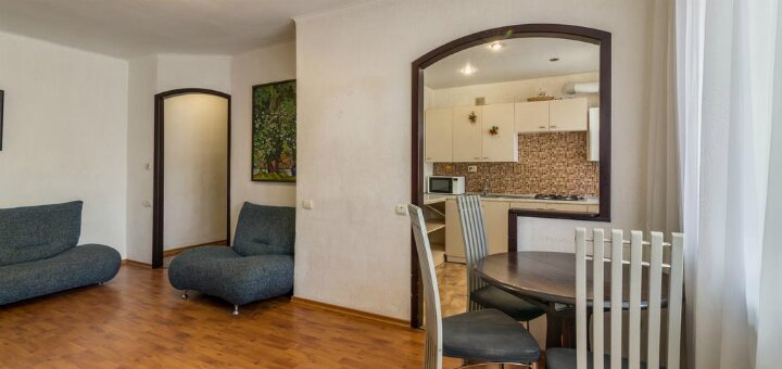 Inexpensive apartment &quot;lux 3-bedroom most city area&quot;