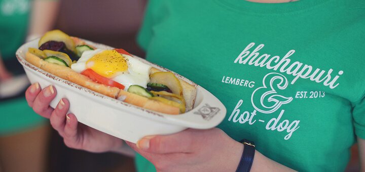 Order a hot dog at the &quot;champagne h &amp; x&quot; cafe in lviv and get a discount