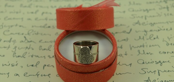 Wedding rings to order in the online store «My Jeweler». Buy at a discount.1