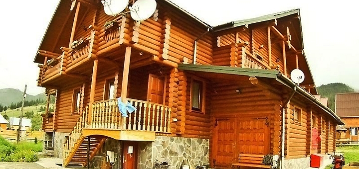 Готель «У Василини та Романа» у полянці. Забронювати номер зі знижкою. Недорогий відпочинок у Буковелі. Знижки на відпочинок у Карпатах.