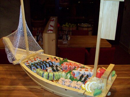 Discount on sets of rolls in the restaurant &quot;red pepper&quot; in lviv
