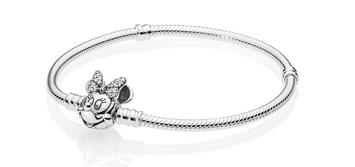Silver bracelets in the silvers store. buy with discount