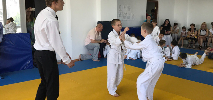 Лучшие тренировки в спортклубе Мустанг