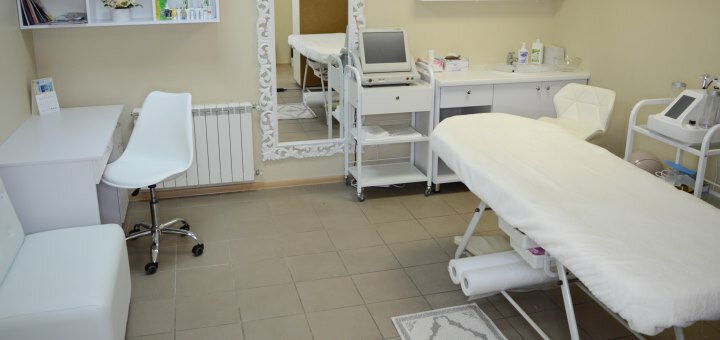 Апаратні методики омолодження у «Центрі Омолодження» у Києві. Записатися на процедури із знижкою.