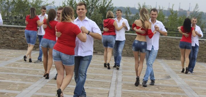 Акционные цены в студии танцев Amado Dance Studio в Запорожье