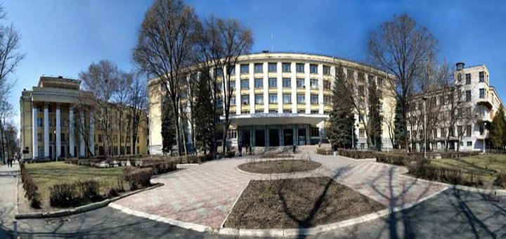Экстерьер главного корпуса «НметАУ»