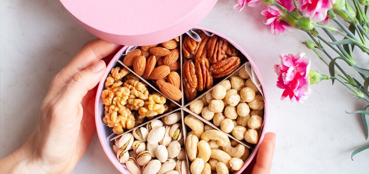Орехшки в подарочной упаковке «JustNuts». Купить по акции.