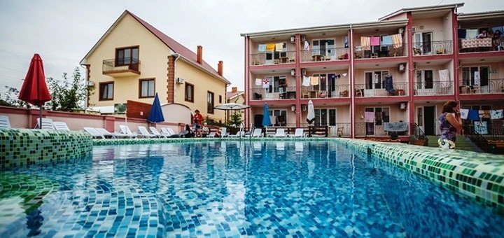 Территория базы отдыха «Натали». Отдыхайте со скидкой
