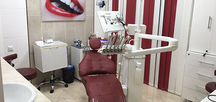 Ультразвуковая чистка зубов, Air-Flow и полировка в стоматологии «Уют CLINIC» со скидкой