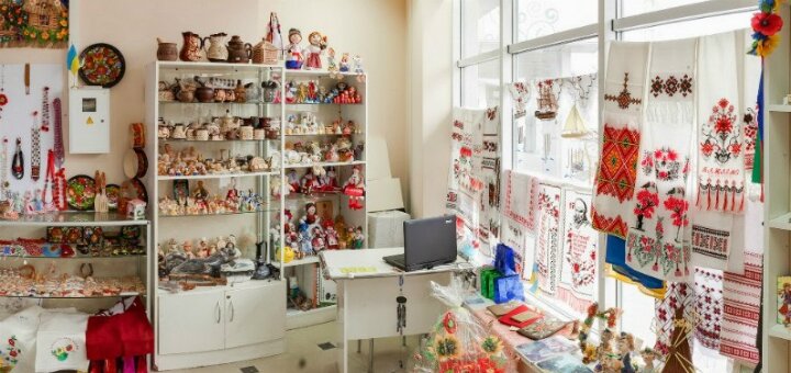 Низькі ціни сувенірів «оленка-хеленка»