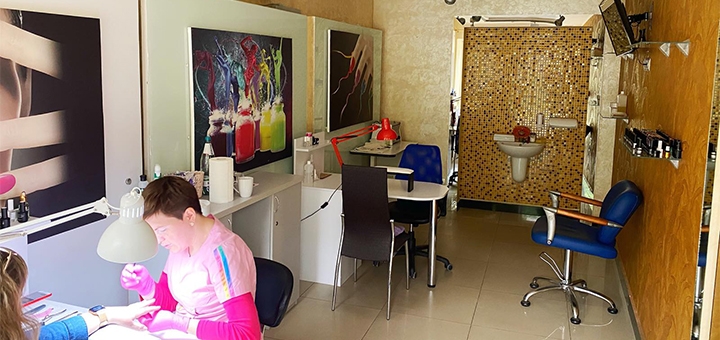 Маникюр в салоне красоты Beauty bar Anio в Днепре.