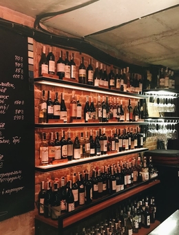 Vian wine bar. order drinks with 6 discount