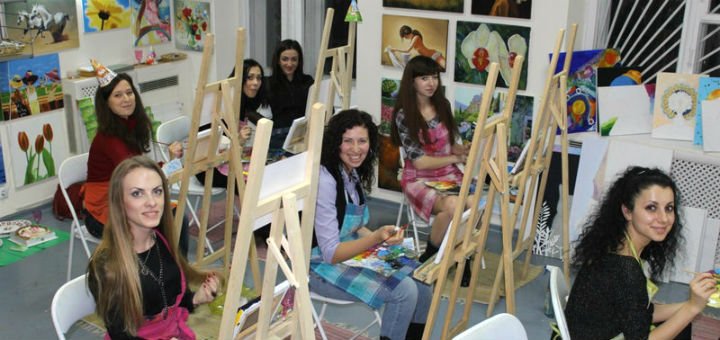 Drawing and painting training for beginners at the LOVE ART school of painting in the Dnieper. Buy discount passes.