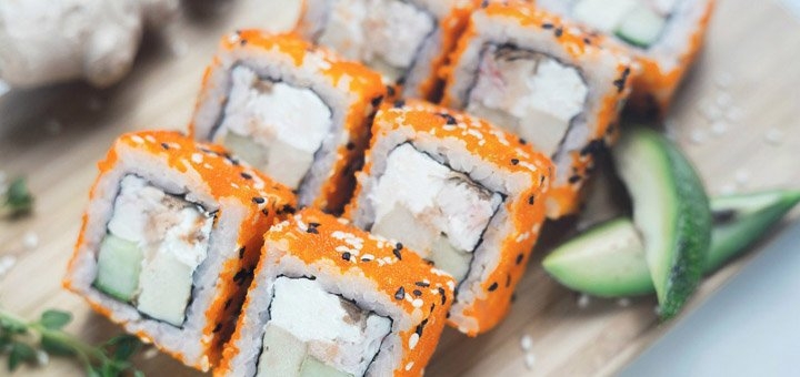 Discount on sushi at sushi wok