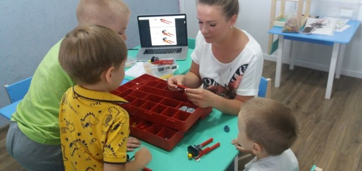Robotics club kids &amp; robots in odessa