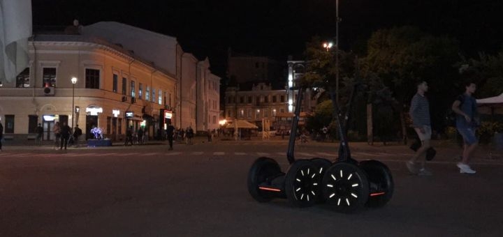 Прогулки на сигвеях «Green Wheels» в Киеве. Оплачивайте прокат segway по акции.