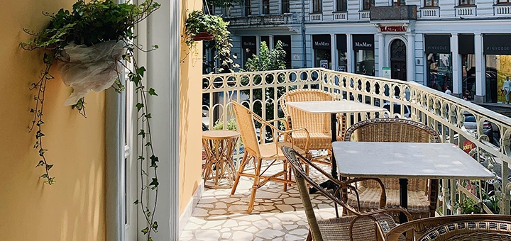 Ресторан в Одессе Nikos Greek Bistro счастливые часы
