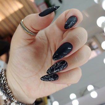 Апаратний манікюр та педикюр зі знижки в Nail studio «RCH»