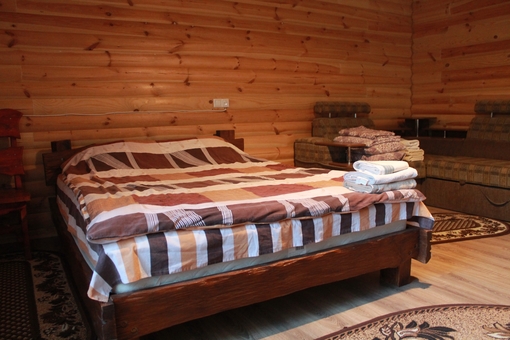 Horse yard Leleki 7